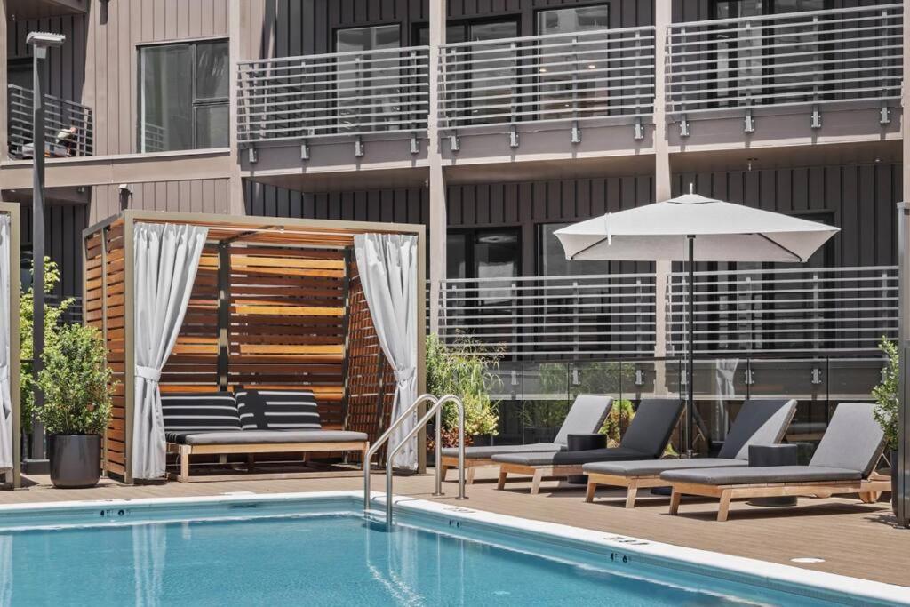 Skyline View, Pool, Gym, Balcony'S, Walk To Bway! Apartman NashvilleNashville  Kültér fotó