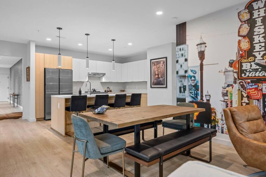 Skyline View, Pool, Gym, Balcony'S, Walk To Bway! Apartman NashvilleNashville  Kültér fotó