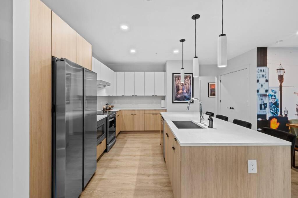 Skyline View, Pool, Gym, Balcony'S, Walk To Bway! Apartman NashvilleNashville  Kültér fotó