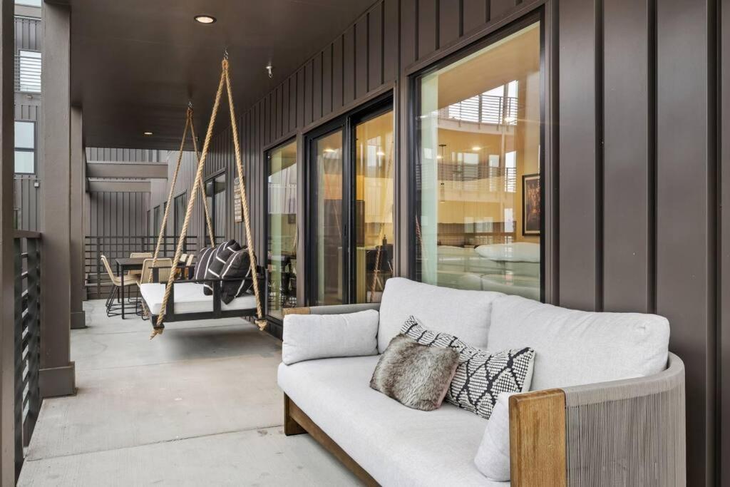 Skyline View, Pool, Gym, Balcony'S, Walk To Bway! Apartman NashvilleNashville  Kültér fotó