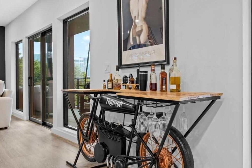 Skyline View, Pool, Gym, Balcony'S, Walk To Bway! Apartman NashvilleNashville  Kültér fotó