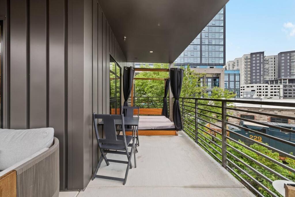 Skyline View, Pool, Gym, Balcony'S, Walk To Bway! Apartman NashvilleNashville  Kültér fotó